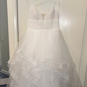 Elegant White Lace Wedding Dress New size 14/16